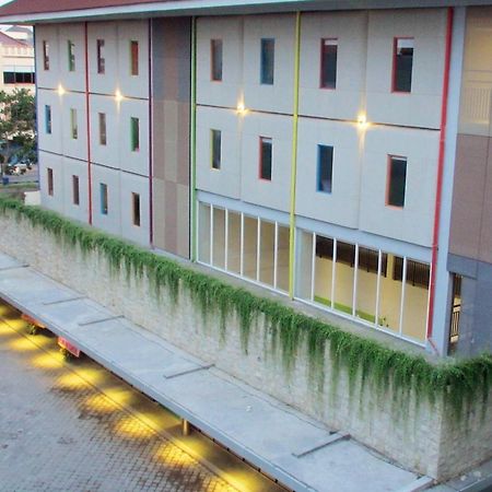 Hotel Urban Styles Hitz Kuta Kuta Lombok Exterior foto