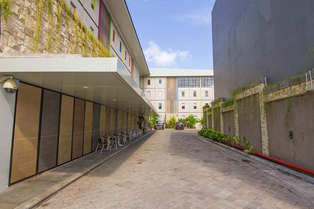 Hotel Urban Styles Hitz Kuta Kuta Lombok Exterior foto