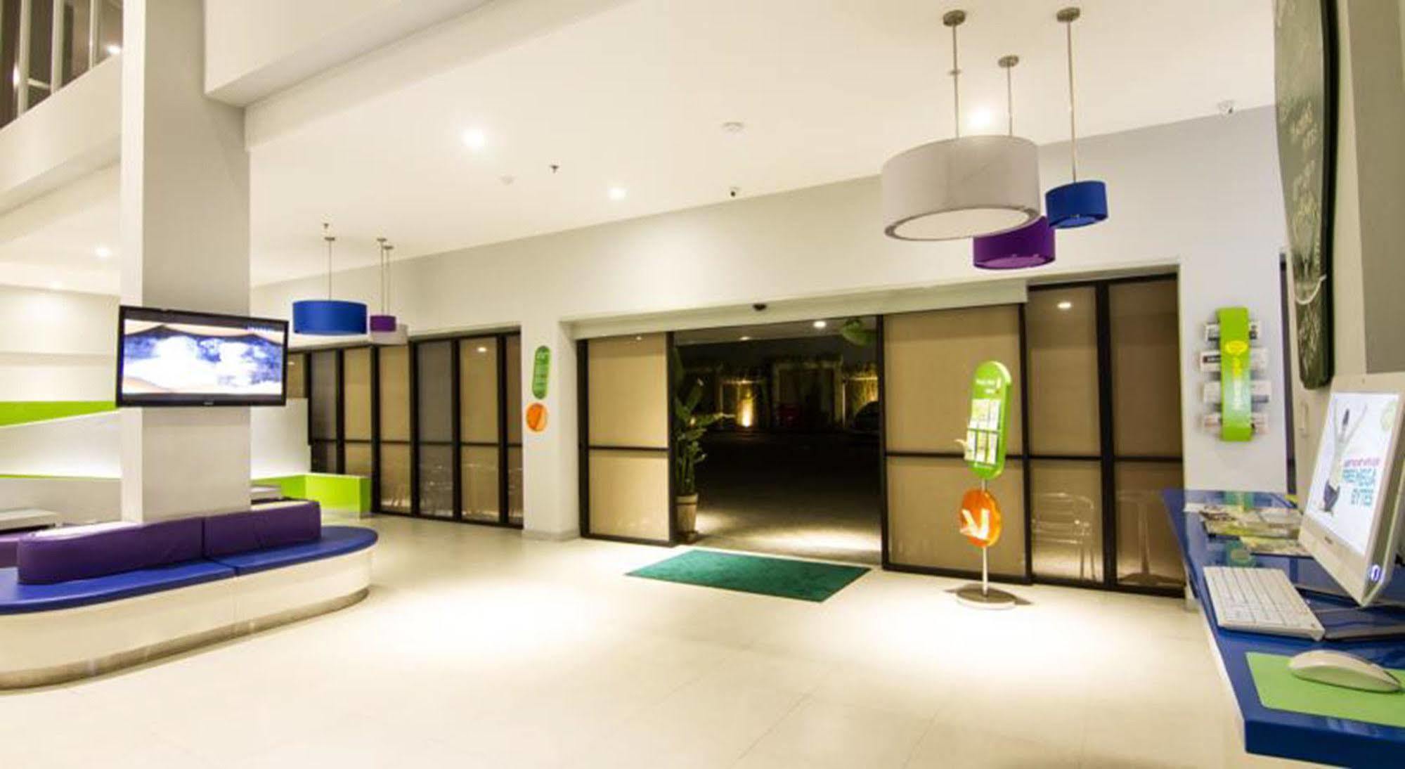 Hotel Urban Styles Hitz Kuta Kuta Lombok Exterior foto